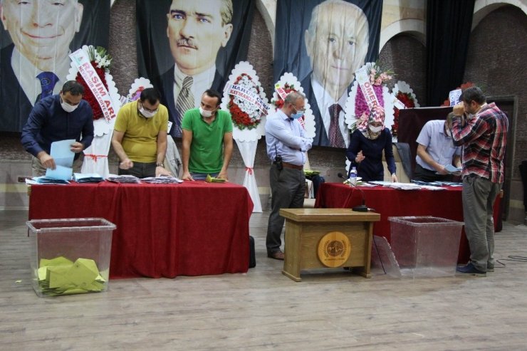 MHP İl Başkanlığına İlhan Kaya yeniden seçildi