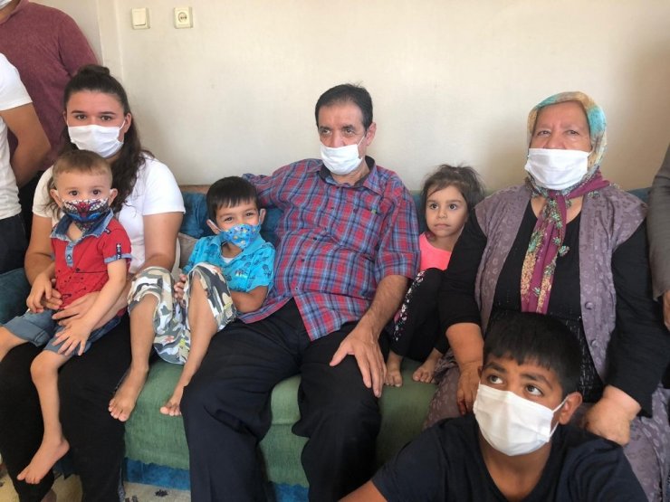 Libya’da kurtarılan Türk davul zurnayla karşılandı