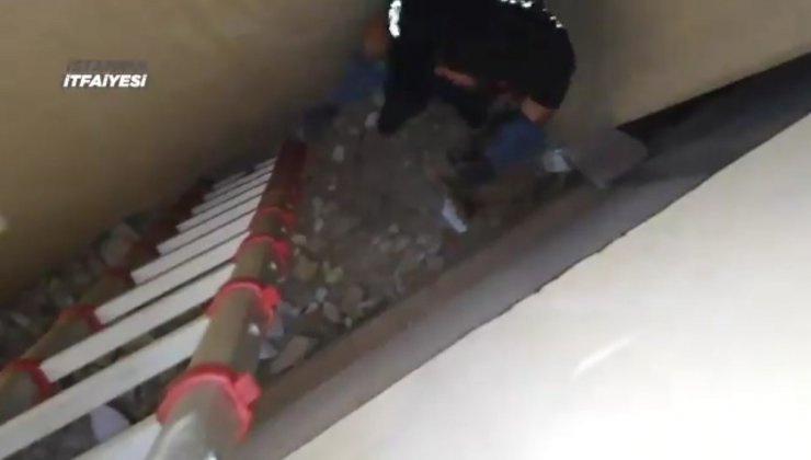 Ümraniye’de kedi kurtarma operasyonu kamerada