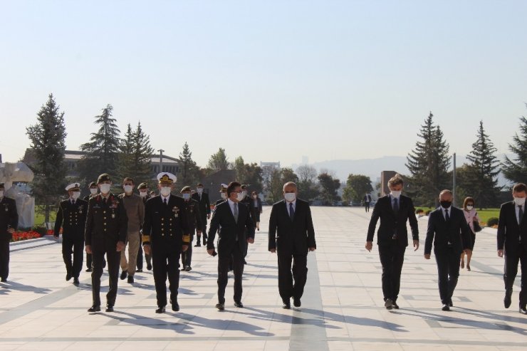 Altıncı Cumhurbaşkanı Fahri Sabit Korutürk’ün vefatının 33. yıldönümü Ankara Devlet Mezarlığında düzenlendi