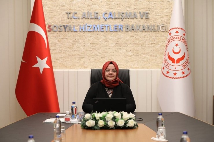 Bakan Selçuk, 81 ilden kız çocuklarıyla görüştü