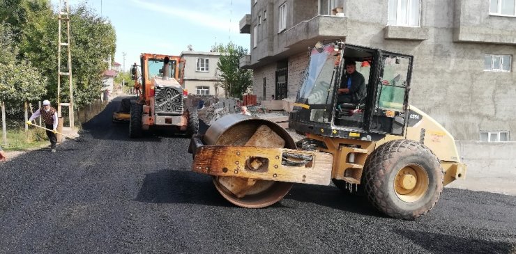 Ahlat Belediyesinden asfalt çalışması
