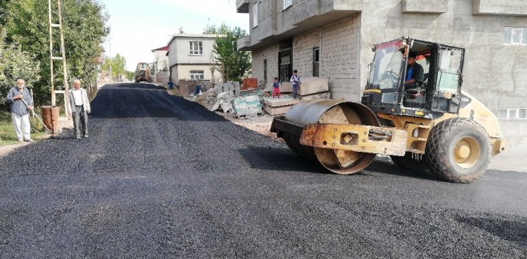 Ahlat Belediyesinden asfalt çalışması