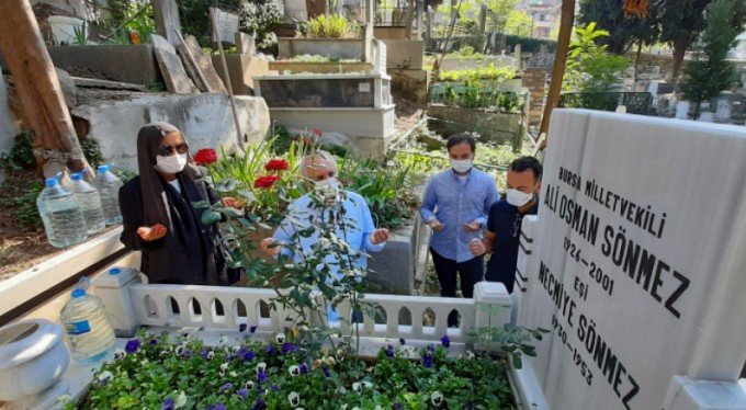 Bursa’da duayen iş adamı Ali Osman Sönmez özlemle anıldı
