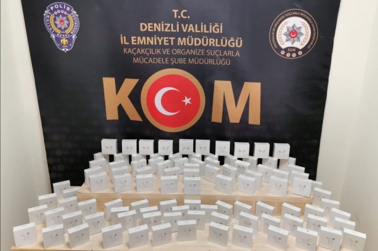 Kaçak ürünleri piyasaya sürmeden yakalandılar