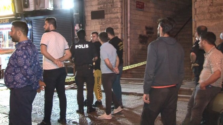 Fatih’te iş yeri yangını
