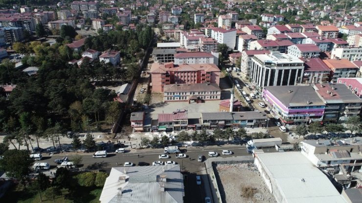 Tatvan’da kış mevsimi öncesi yol yapım çalışması