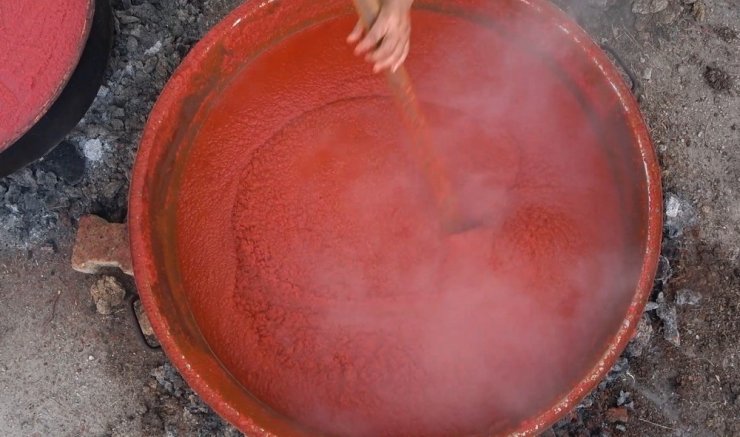 Kışlık lezzetler şimdiden hazır ediliyor