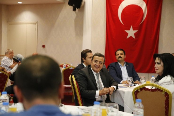 Apartman görevlilerinin sesi Konak’tan duyuruldu