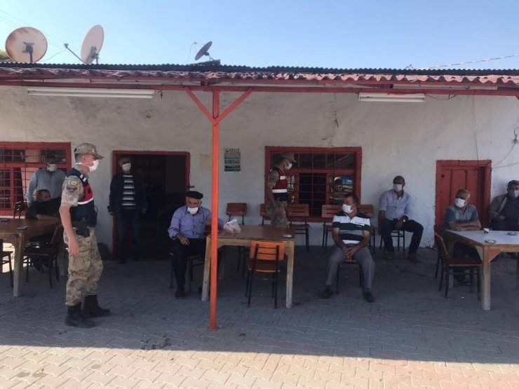 Malatya’da jandarmadan Covid-19 denetimleri