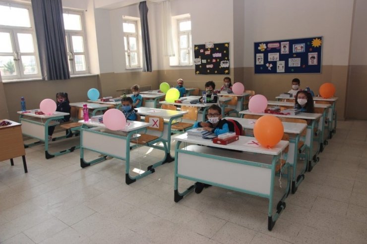 Bursa’da 320 bin öğrenci ders başı yaptı