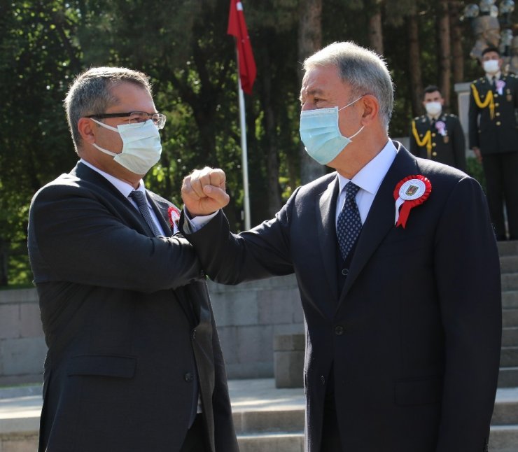 Bakan Akar’dan Oruç Reis açıklaması: "İhtiyaç çerçevesinde gerekli refakat ve korumayı sağlayacağız"