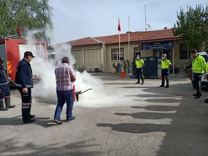 Sandıklı’da yangın söndürme eğitimleri devam ediyor