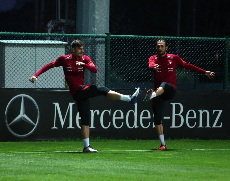 A Milliler, Sırbistan maçı hazırlıklarına başladı