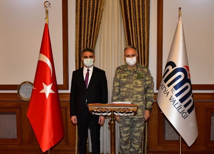 2. Ordu Komutanı Gürak’tan Vali Baruş’a ziyaret