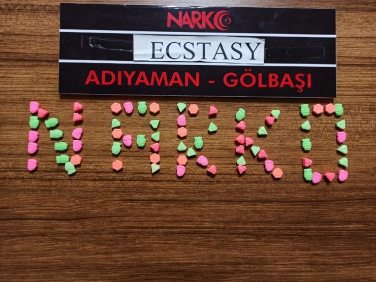 Şüpheli şahısların üzerinde uyuşturucu ele geçirildi