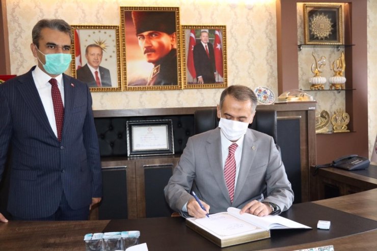 Vali Çuhadar, Besni ilçesinde incelemelerde bulundu