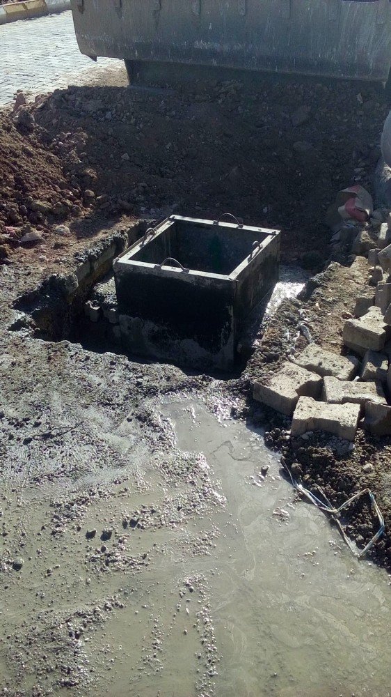 İki mahalleye yağmur suyu tahliye boruları döşendi