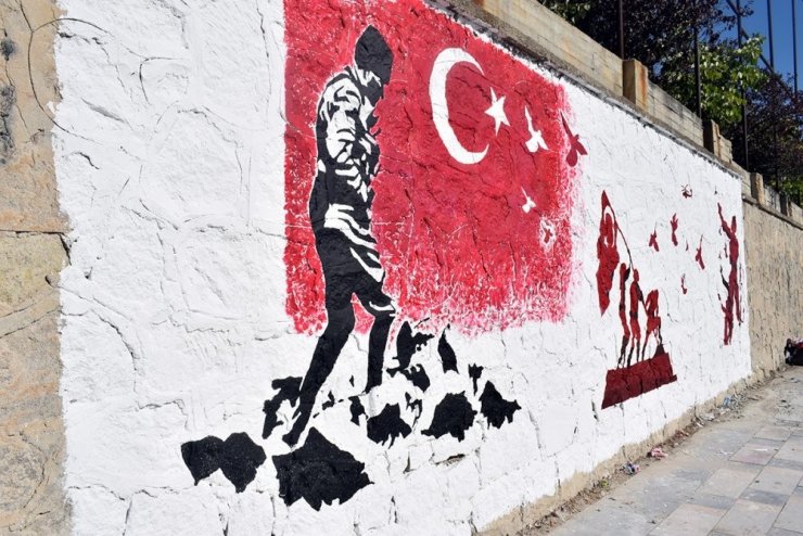 İscehisar’da üst geçit ve elektrik trafolarında restorasyon çalışması