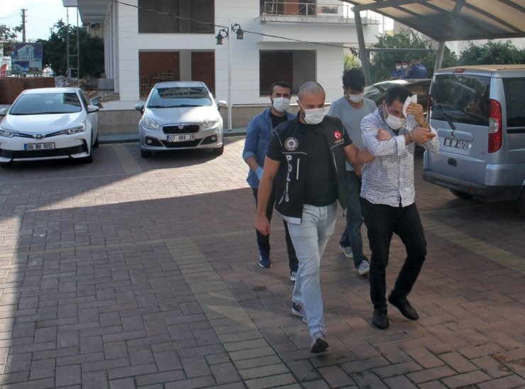 Alanya’da uyuşturucu tacirleri tutuklandı