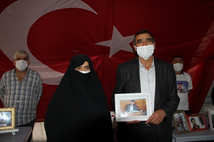 Evlat nöbetindeki aile oğluna kavuştu, çadırda zılgıtla karşılandı