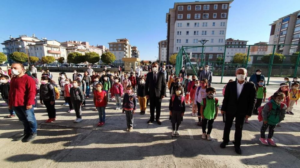 Başkan Ertaş miniklerin mutluluğuna ortak oldu!