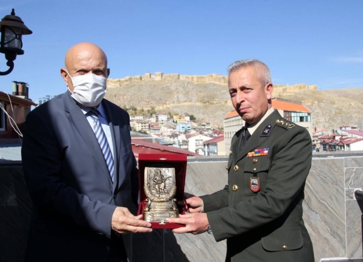 Bayburt İl Garnizon Komutanı Diker’e veda yemeği düzenlendi