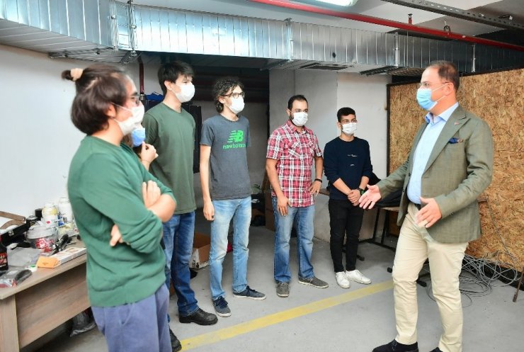 Geleceğin mühendislerine Beylikdüzü Belediyesi’nden destek