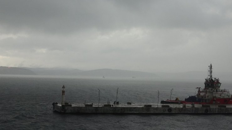 Çanakkale Boğazı sis nedeniyle tek yönlü gemi trafiğine kapatıldı
