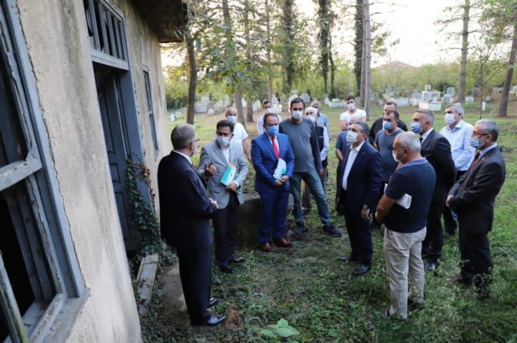 Vali Atay tarihi Orhan Gazi Camii’nde incelemelerde bulundu