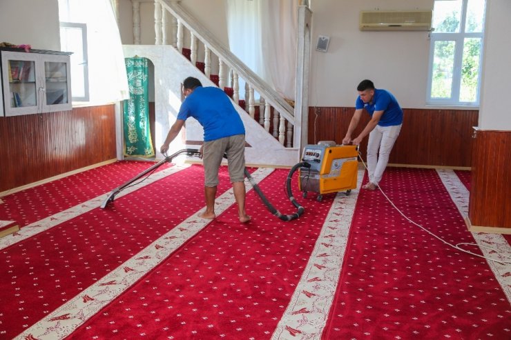 Erdemli Belediyesi’nin camilere desteği sürüyor