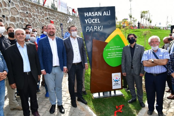Çiğli’de Hasan Ali Yücel Parkı törenle açıldı