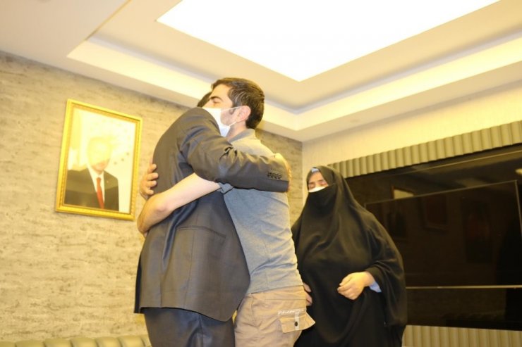 HDP önündeki ailelerin çığlığı eli kanlı PKK’yı bitirme noktasına getirdi