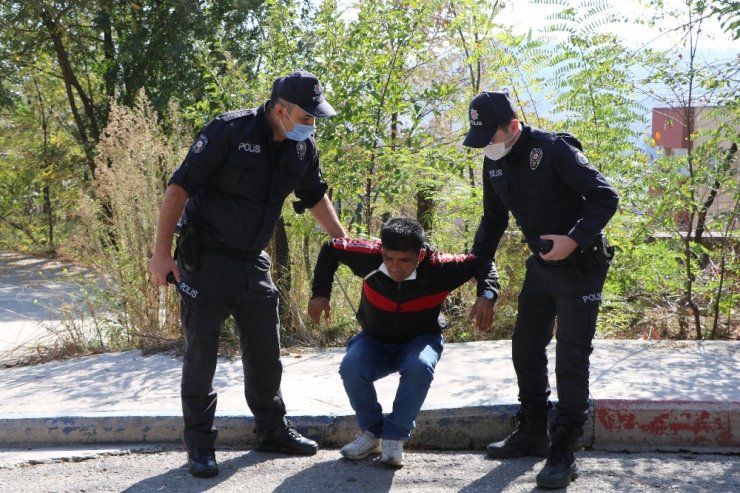 Karabük’te hasta numarası yaparak para dilenen şahıs gözaltına alındı