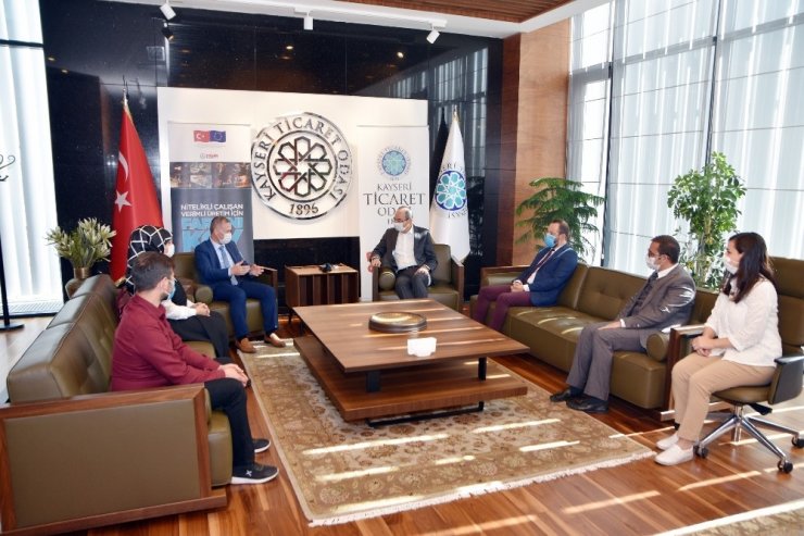 KTO’da Ulaşım A.Ş. çalışanlarına mesleki yeterlilik belgeleri Başkan Gülsoy tarafından verildi