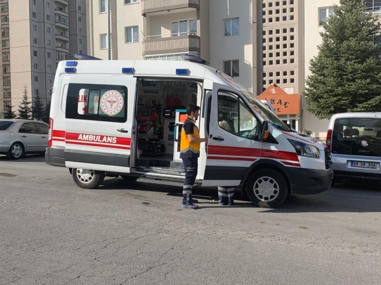 Bunalıma girdi, kendini doğalgaz borusuna astı
