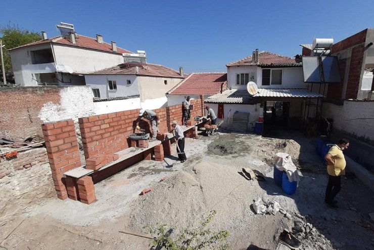 Saruhanlı Belediyesi Büyükbelen’de yaraları sardı