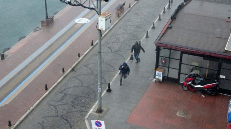 Herkes kaçacak yer ararken, o tadını çıkarttı