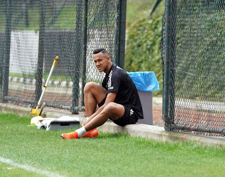 Beşiktaş’ta hazırlıklar kaldığı yerden devam etti