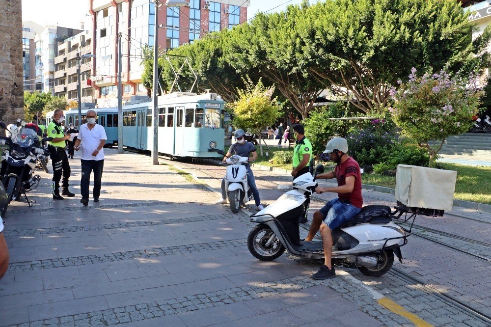Tramvay yolunu kullanan motosiklet sürücülerine ceza!