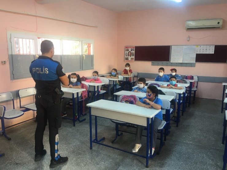 Polis hem öğrencileri hem velileri bilgilendirdi