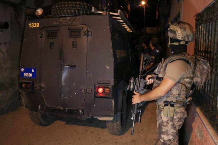 Adana’da şafak vakti narkotik operasyonu