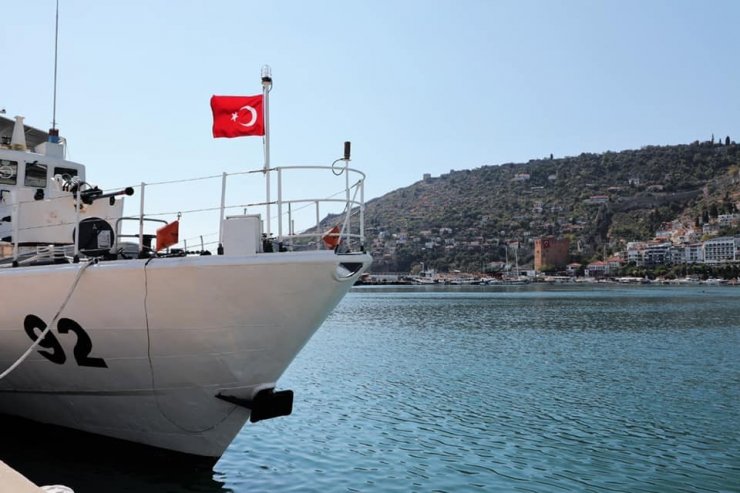 Kaymakam Ürkmezer sahil güvenlik personeliyle bira araya geldi