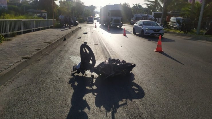 Alanya’da hafif ticari araç ile motosiklet çarpıştı: 1 ölü