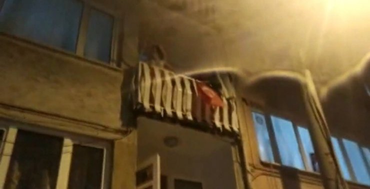 Bursa’da polis ekipleri alkış ve ıslıklara siren çalarak cevap verdi