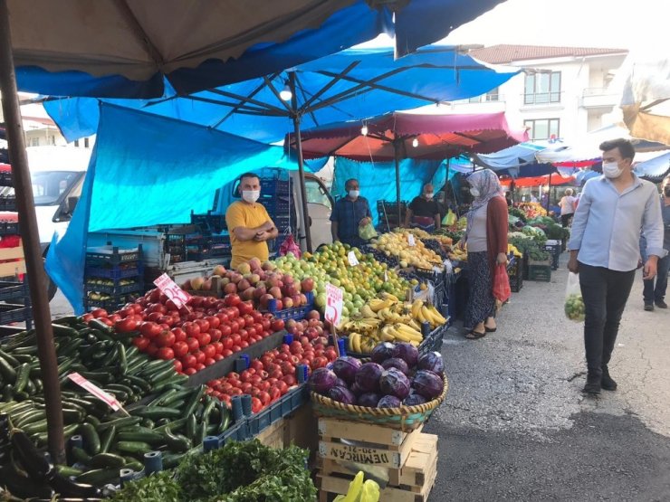 Kışlık ürünler pazar tezgahlarında yerini aldı