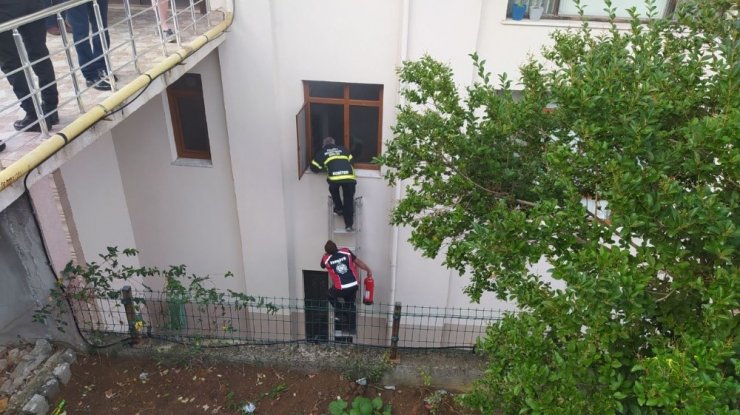 Akçakoca’da mutfaktan çıkan duman paniğe neden oldu