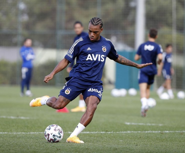 Garry Rodrigues idmanı yarıda bıraktı!