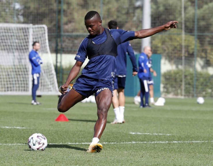 Garry Rodrigues idmanı yarıda bıraktı!