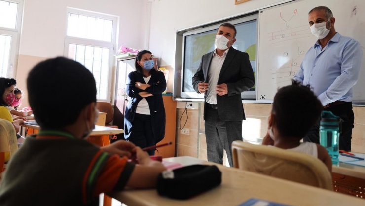 Başkan Ercan öğrencilerin okul heyecanına ortak oldu